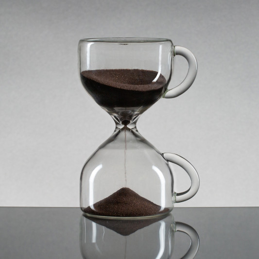 Kaffeepause Sanduhr 15 Minuten Pause, Glas mit Kaffeepulver