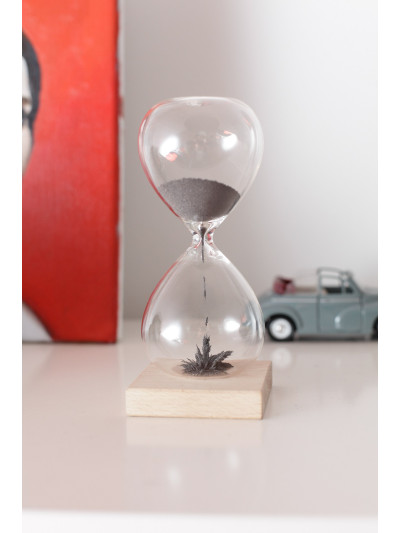 Sanduhr mit magnetischem Holzsockel